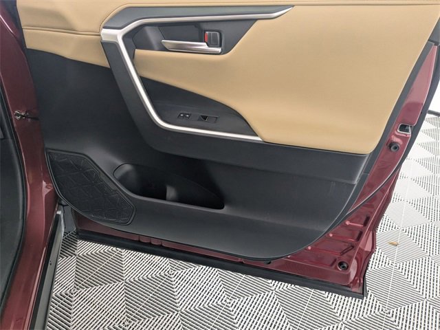 Used 2019 Toyota RAV4 Limited image 34