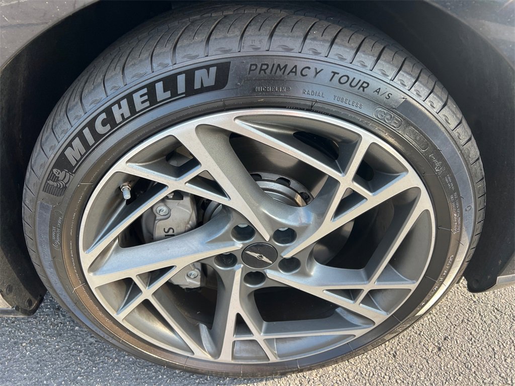 Used 2025 Genesis G90 3.5T image 12