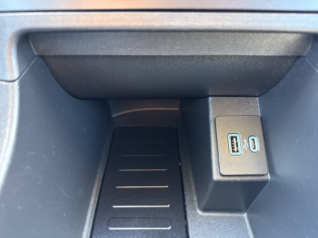 Used 2024 Ford Edge Titanium AWD/4WD image 18