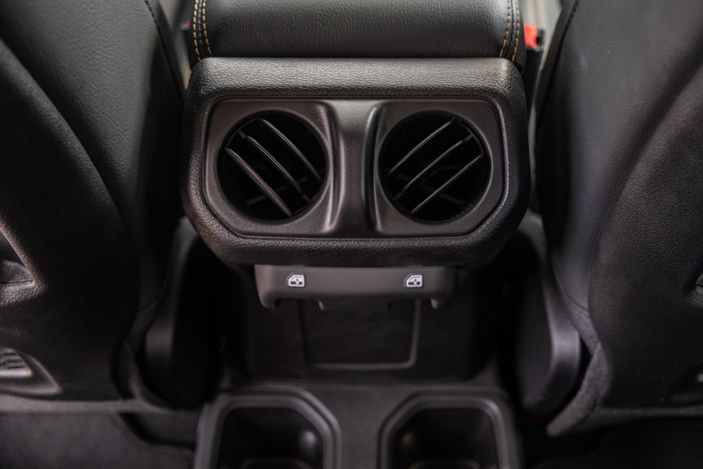 Used 2025 Jeep Gladiator Sport AWD/4WD image 16