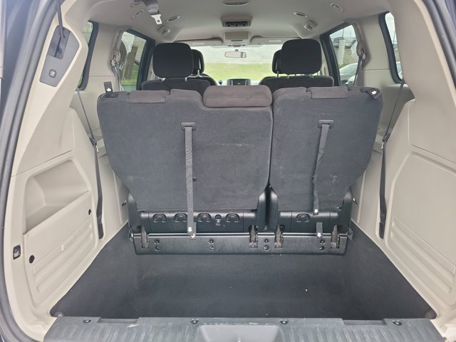 Used 2012 Dodge Grand Caravan SXT FWD image 17