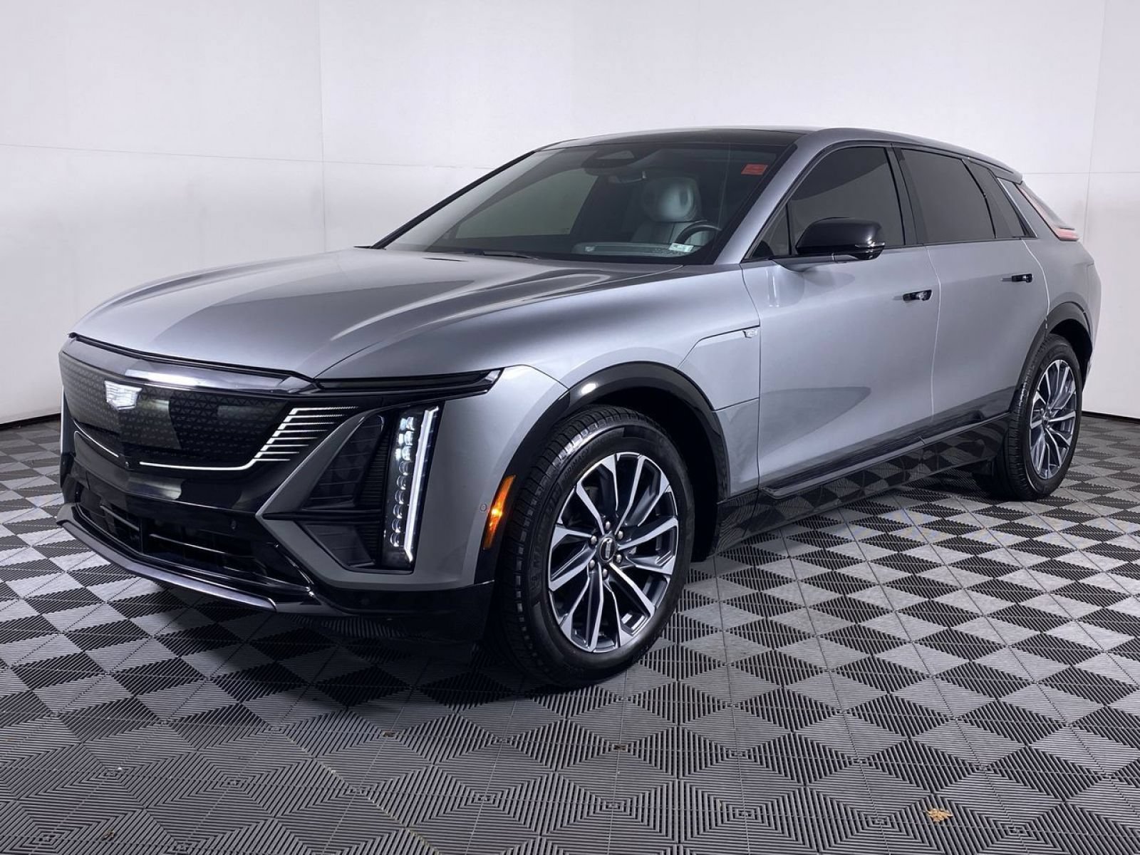 Certified 2024 Cadillac Lyriq Sport AWD/4WD image 18
