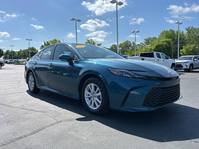 Used 2025 Toyota Camry LE FWD image 4