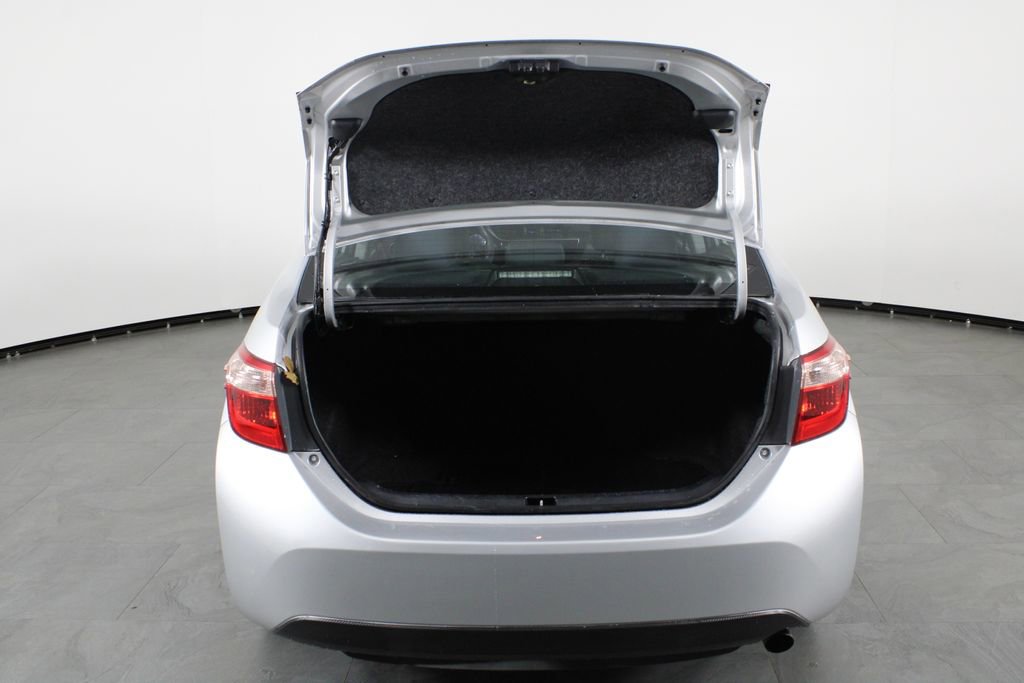 Used 2019 Toyota Corolla LE FWD image 17