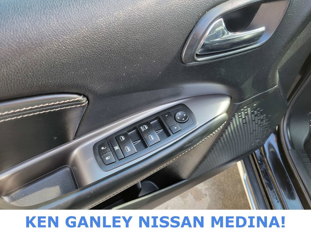 Used 2017 Dodge Journey Crossroad w/ Popular Equipment Group image 38