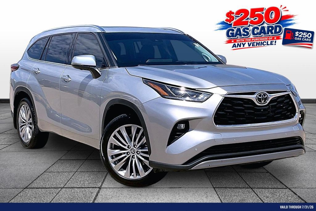 Used 2023 Toyota Highlander Platinum AWD/4WD image 2