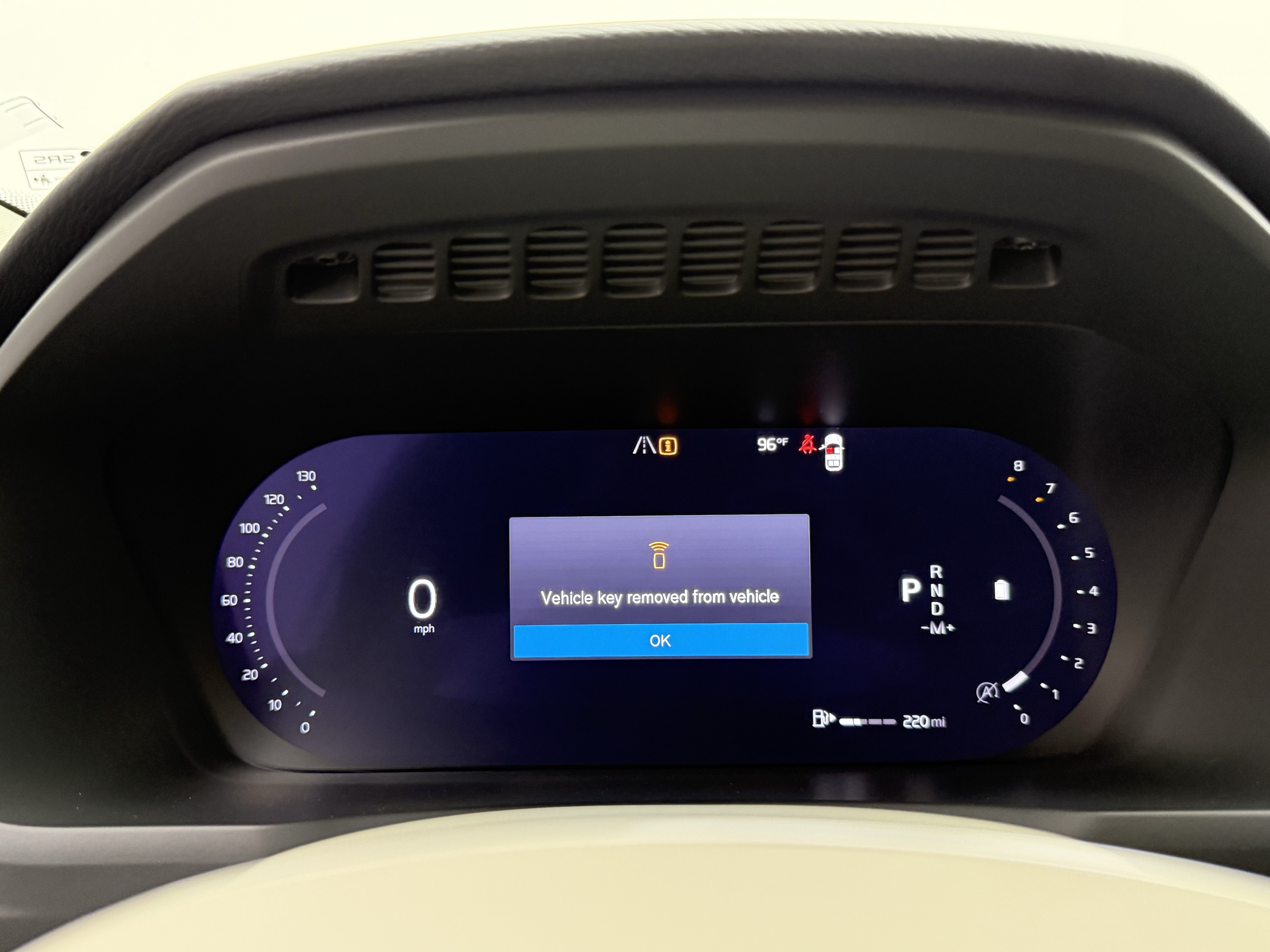 Certified 2025 Volvo XC90 B5 Plus w/ Protection Package Premier AWD/4WD image 17