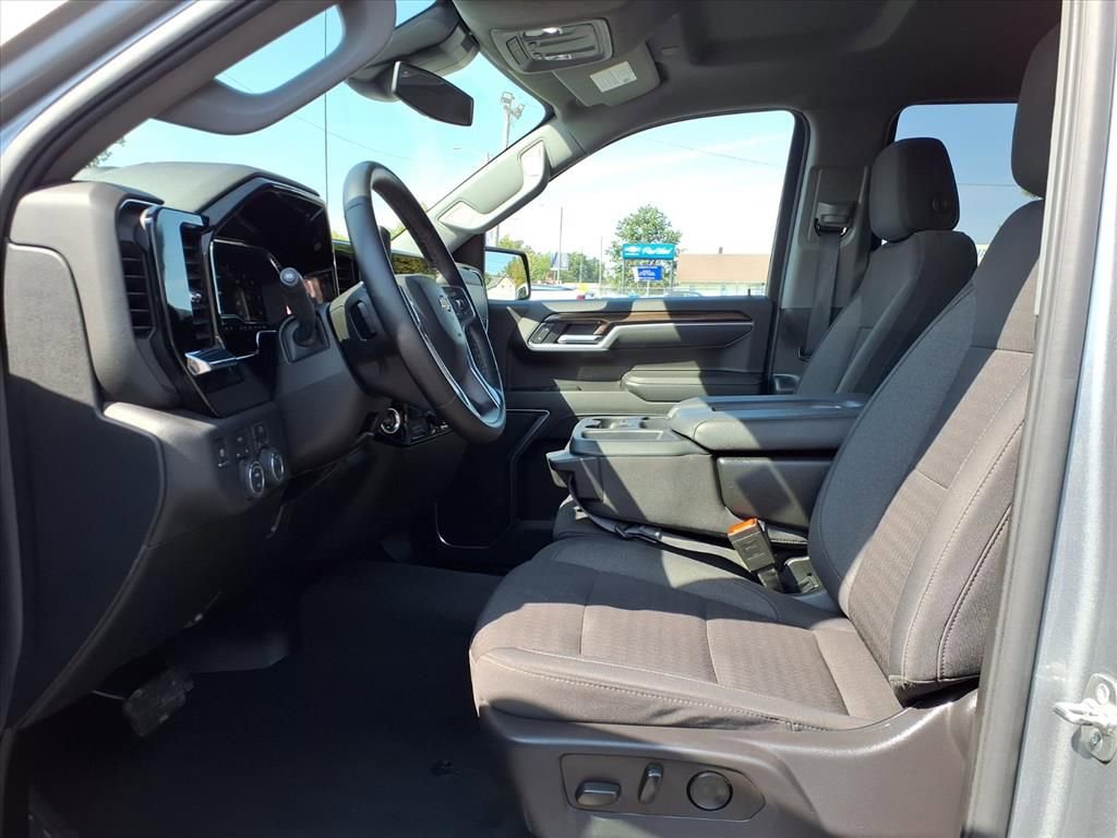 Used 2025 Chevrolet Silverado 1500 LT image 10