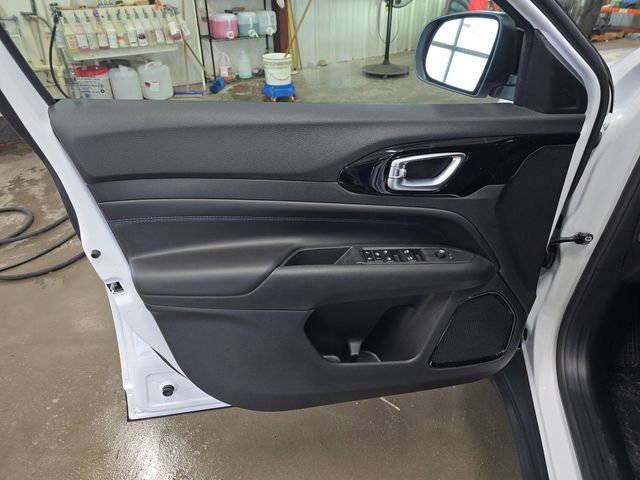 New 2026 Jeep Compass Latitude AWD/4WD image 30