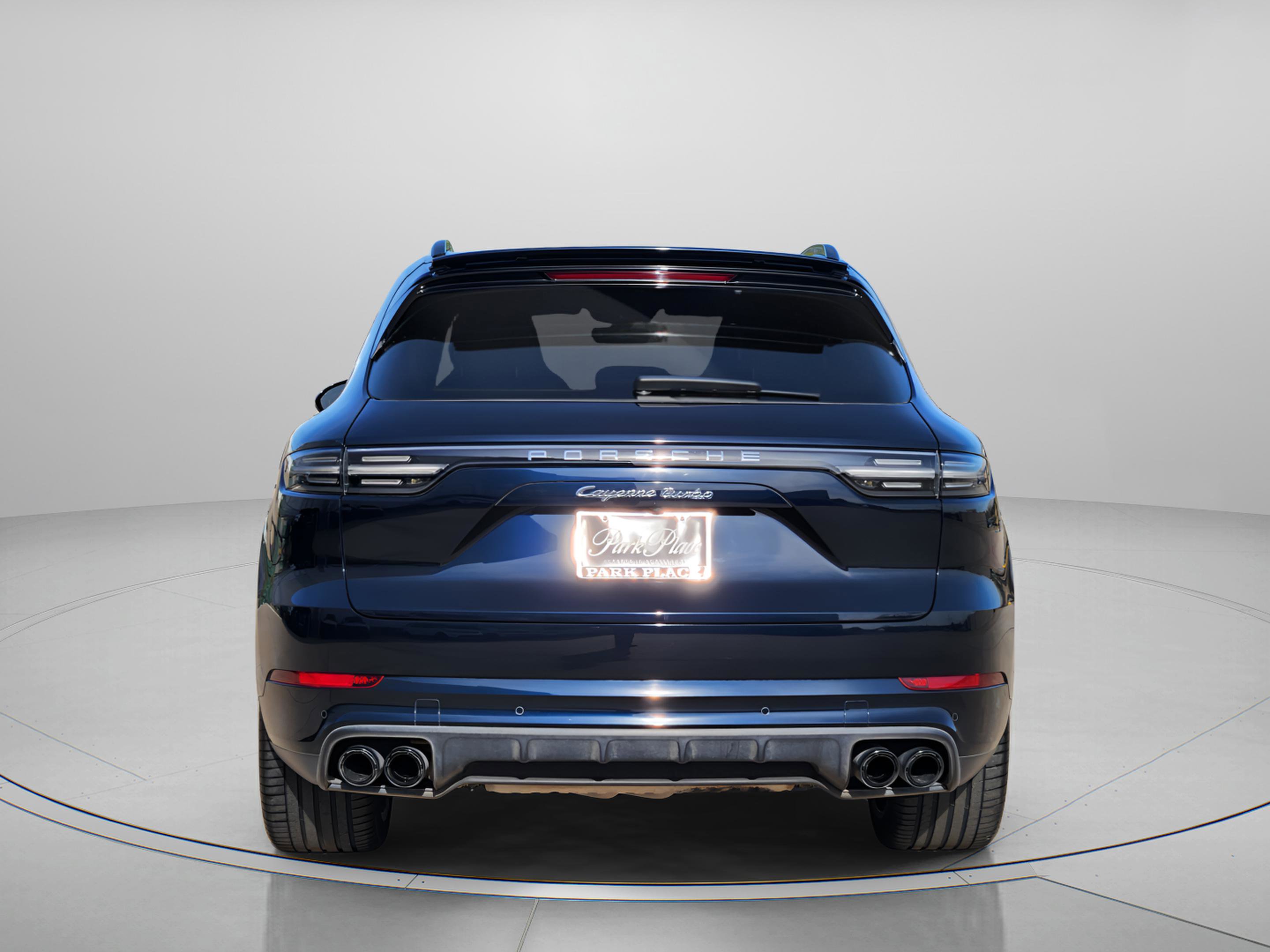 Used 2019 Porsche Cayenne Turbo image 4