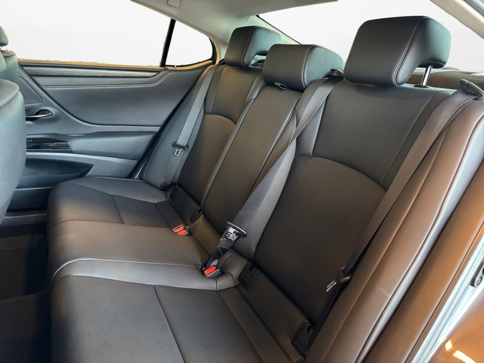 Used 2023 Lexus ES 350 w/ Premium Package image 15