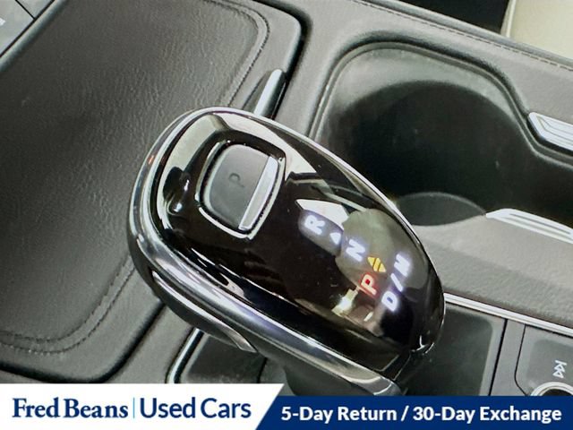 Used 2023 Cadillac XT4 Luxury w/ Cold Weather Package FWD image 23