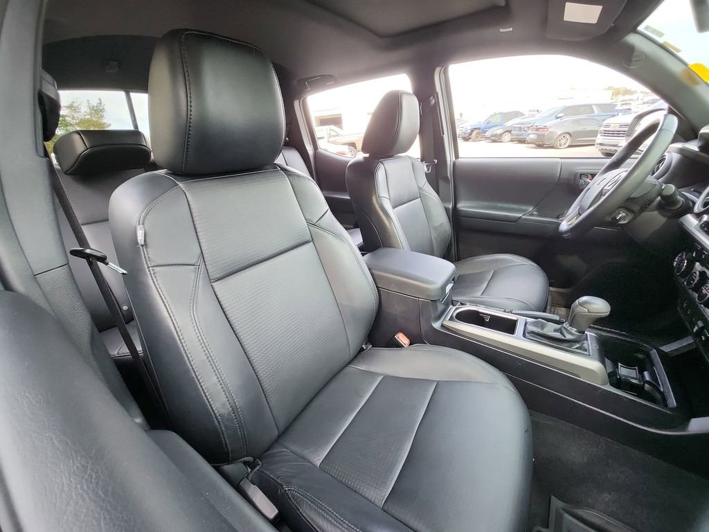 Used 2023 Toyota Tacoma Limited image 32