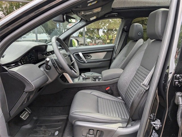 Used 2024 Land Rover Discovery Sport Dynamic SE image 9