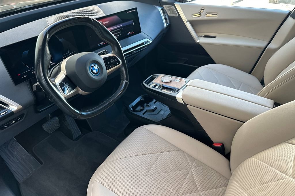 Used 2023 BMW iX M60 w/ Executive Package image 9