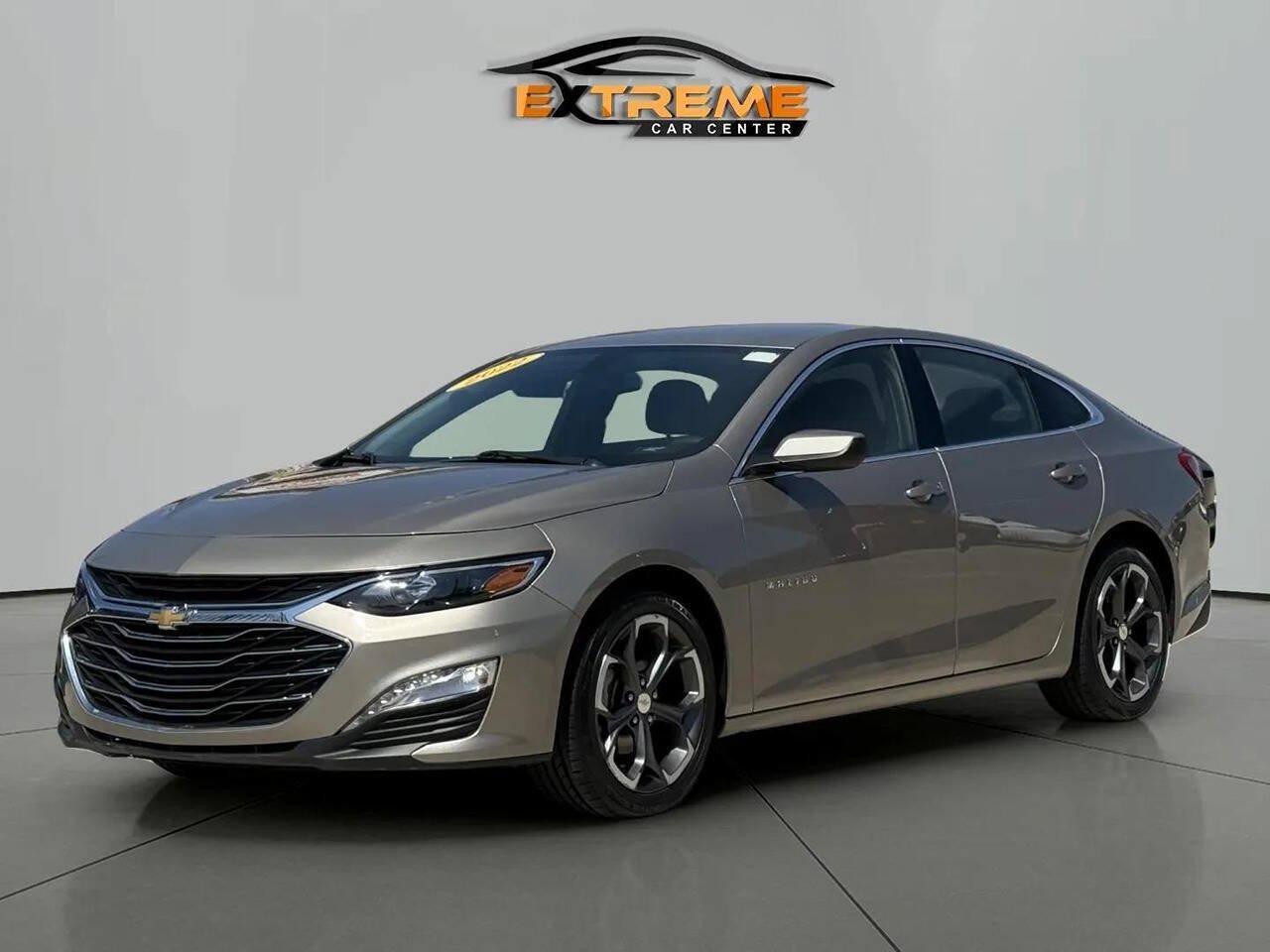 Used 2022 Chevrolet Malibu LT FWD image 2