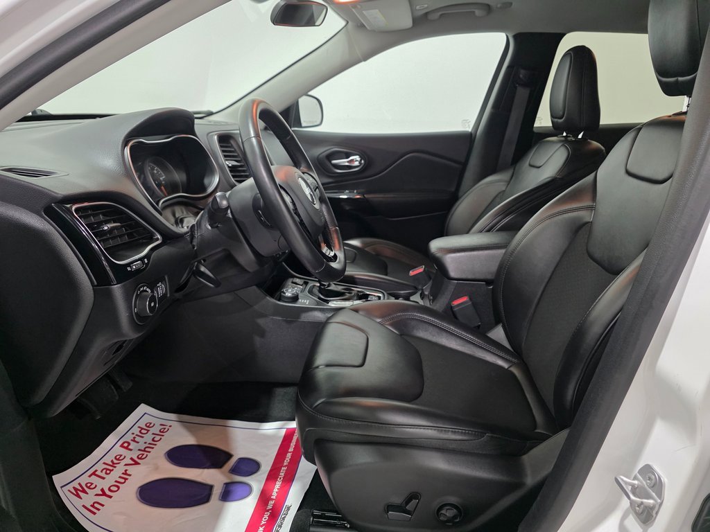 Used 2019 Jeep Cherokee Altitude image 16