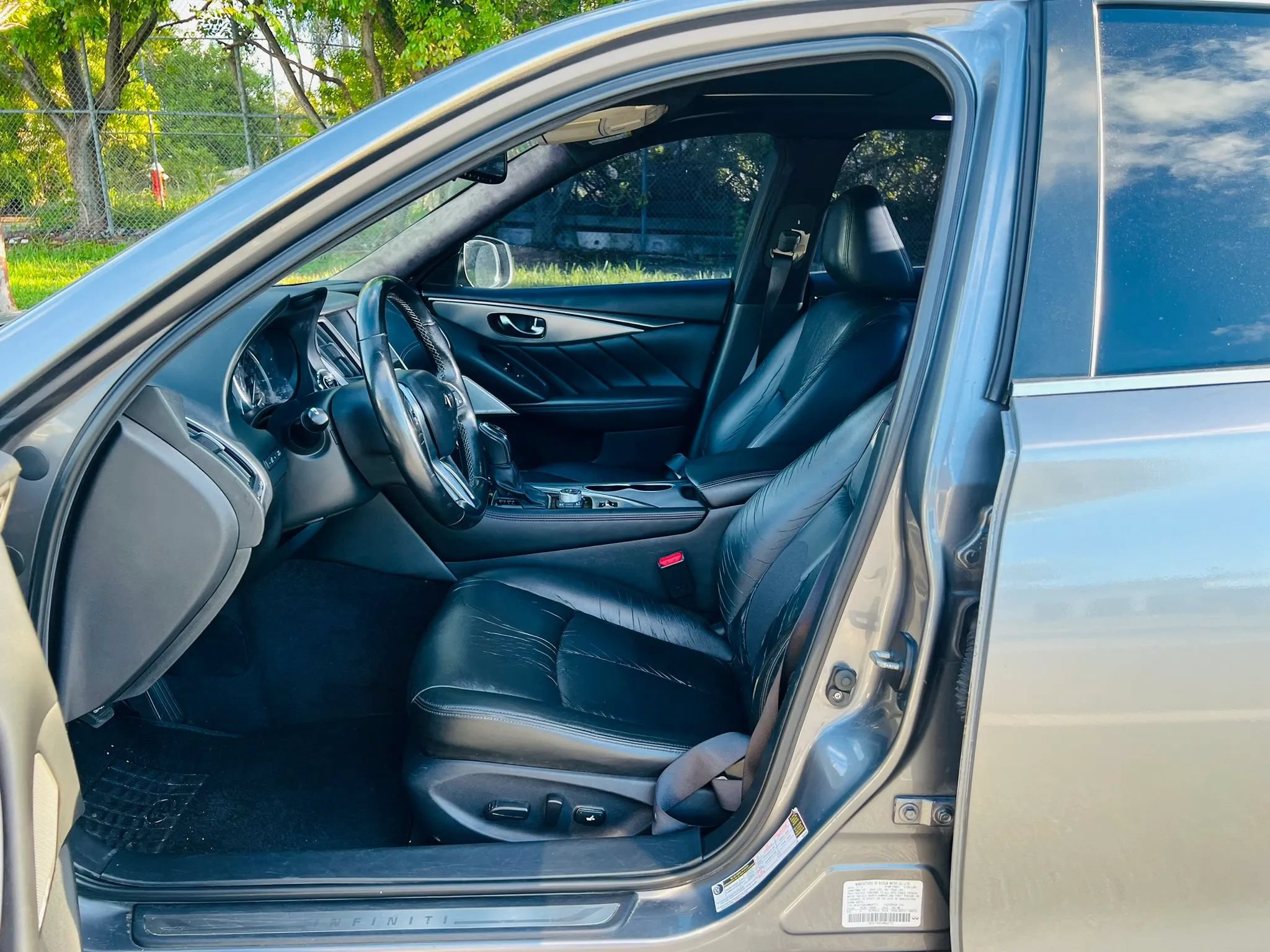Used 2018 INFINITI Q50 Luxe w/ Essential Package (3.0T Luxe) AWD/4WD image 10