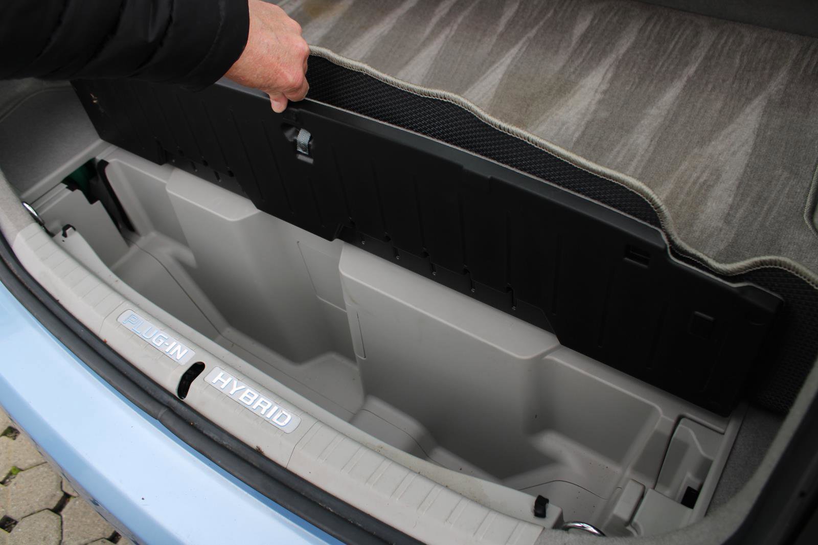 Used 2015 Toyota Prius Prime Advanced image 30