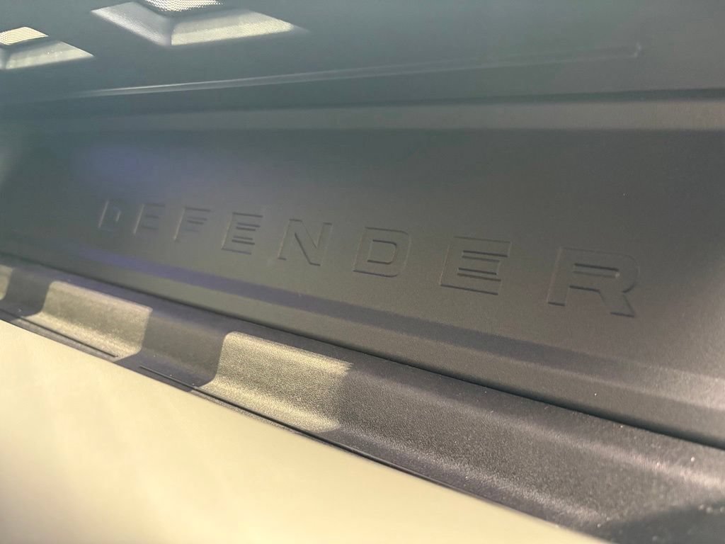 New 2026 Land Rover Defender 110 AWD/4WD image 23