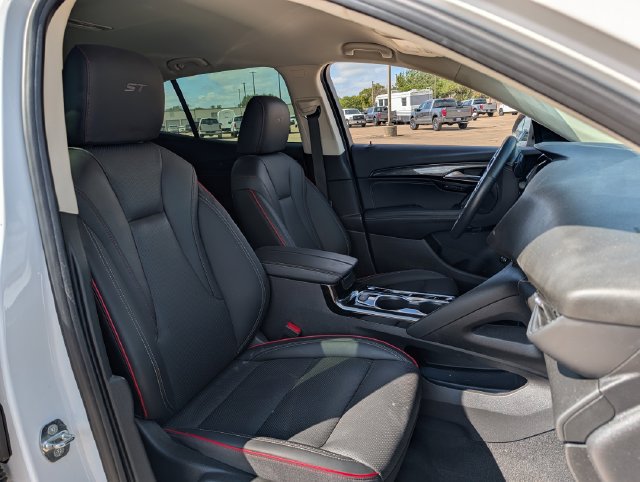 Used 2023 Buick Envision Essence w/ Sport Touring Package FWD image 23