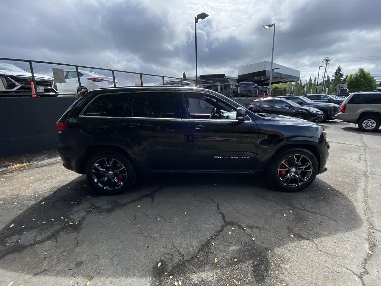 Used 2015 Jeep Grand Cherokee SRT w/ Luxury Group II AWD/4WD image 7