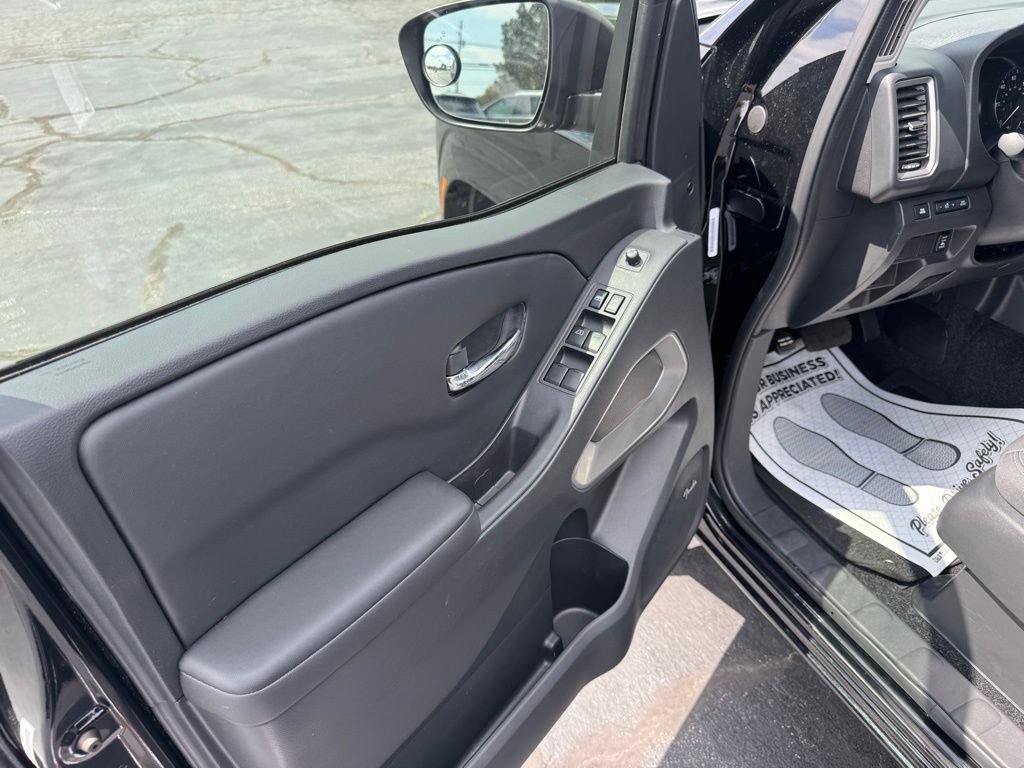 Used 2023 Nissan Frontier SV w/ SV Convenience Package RWD image 13