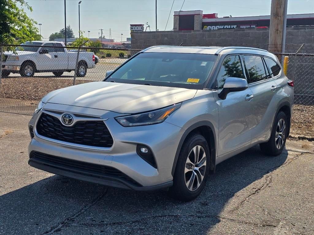 Used 2021 Toyota Highlander XLE