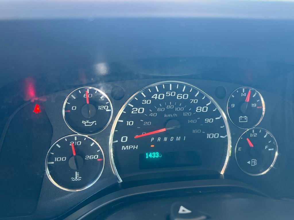 Used 2024 Chevrolet Express 2500 w/ Driver Convenience Package RWD image 27