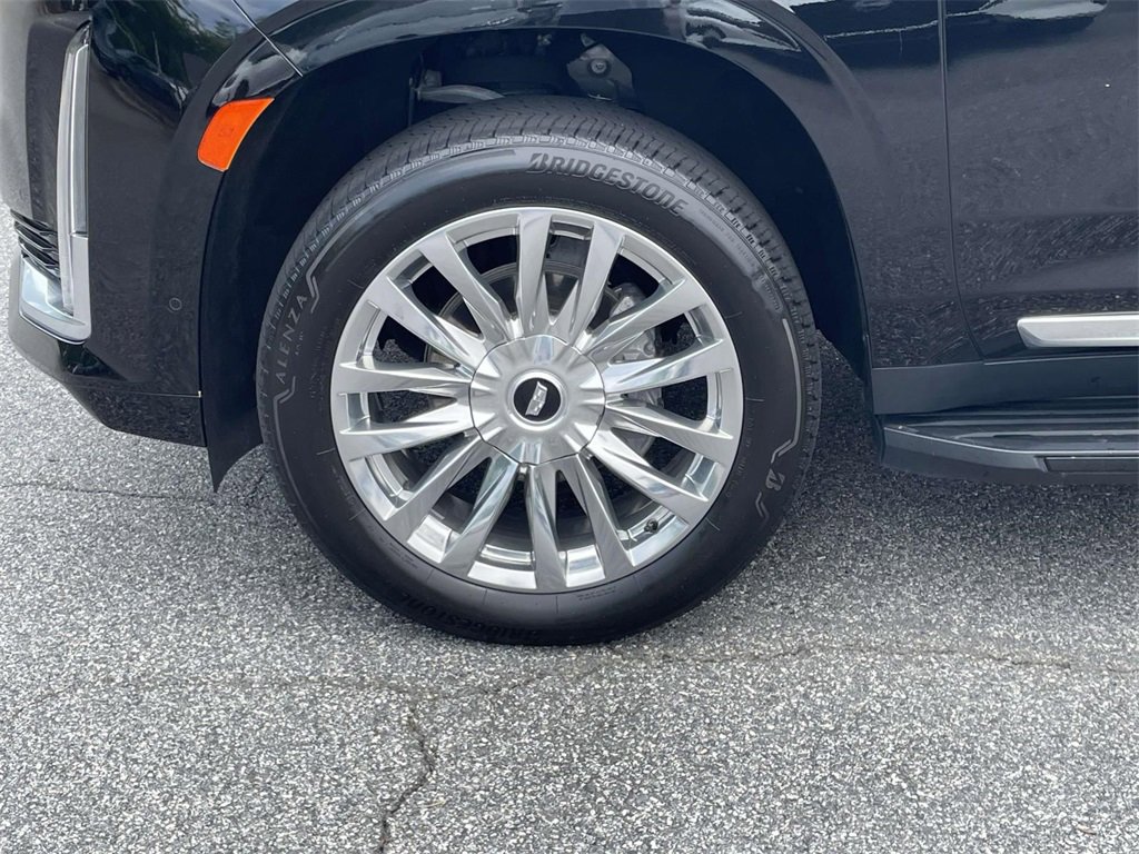 Used 2024 Cadillac Escalade Premium Luxury image 7