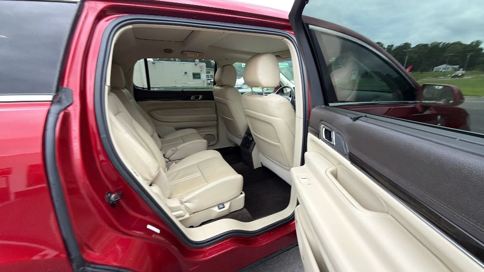 Used 2019 Lincoln MKT AWD image 56