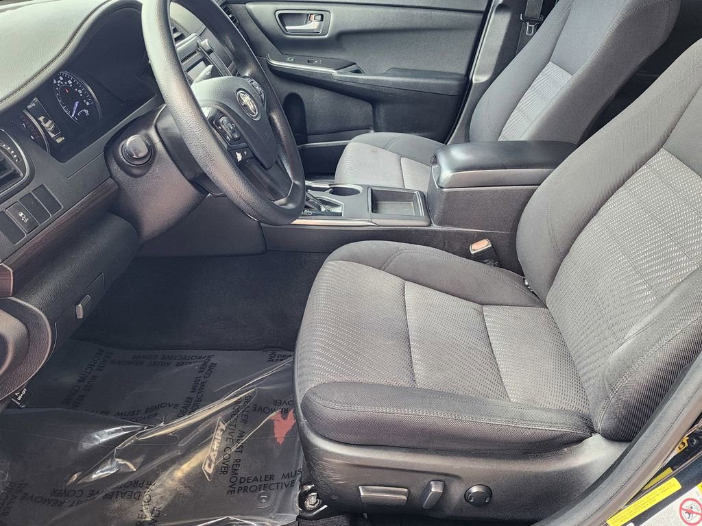 Used 2016 Toyota Camry LE FWD image 24