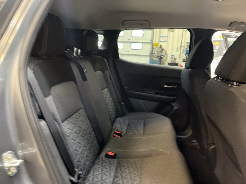 Used 2025 Nissan Kicks SV AWD/4WD image 26