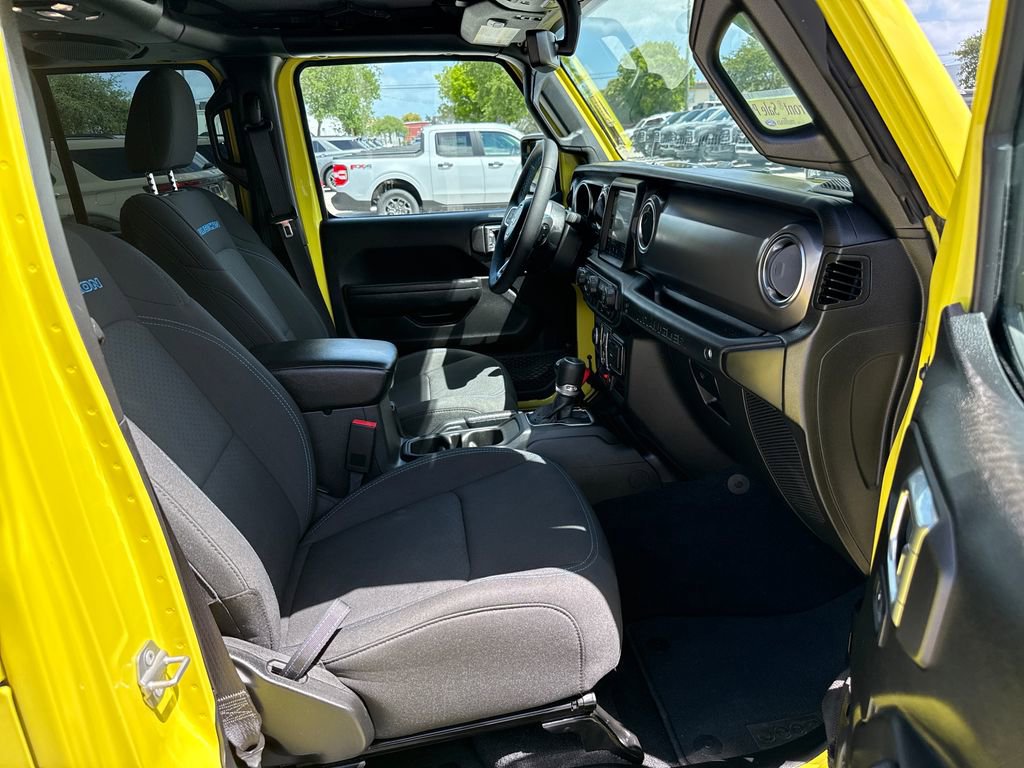 Used 2023 Jeep Wrangler Unlimited Rubicon 4xe image 26