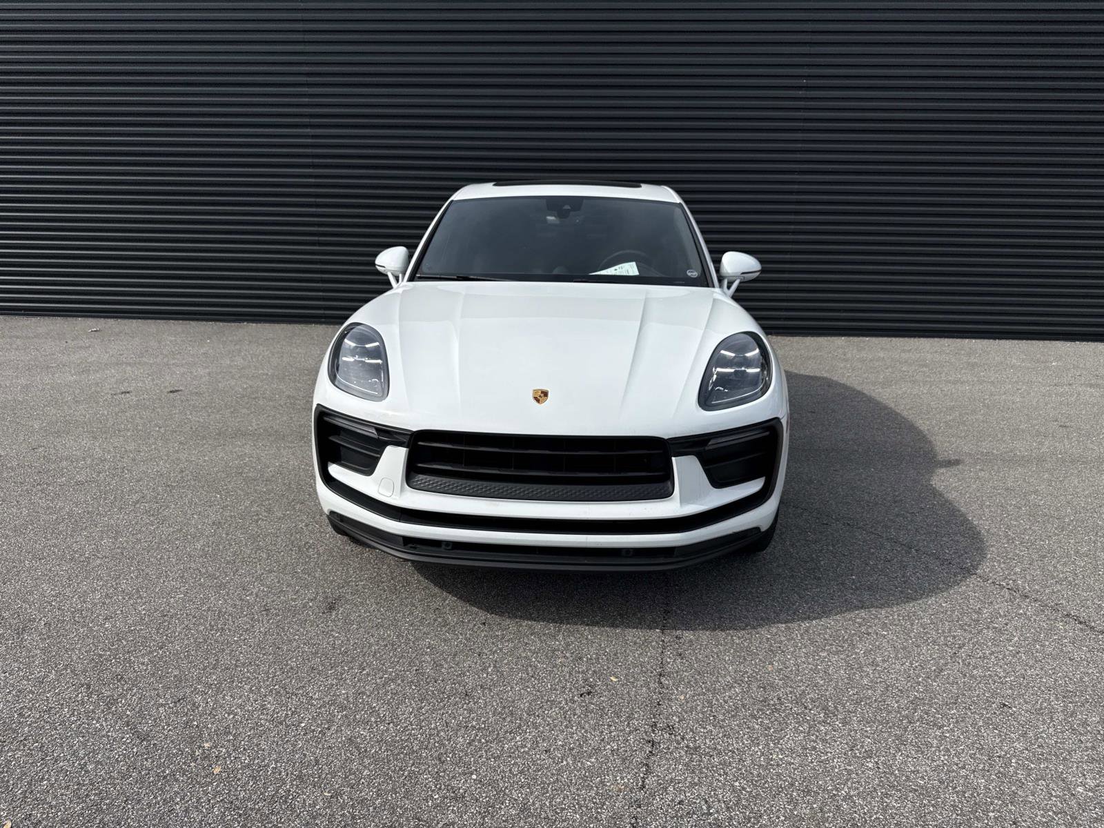 Certified 2022 Porsche Macan image 10
