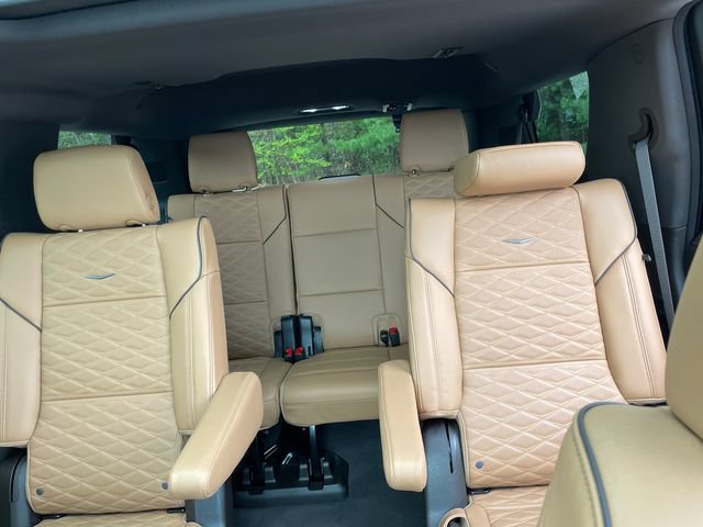 Used 2024 Cadillac Escalade Sport w/ LPO, ONYX Package AWD/4WD image 39