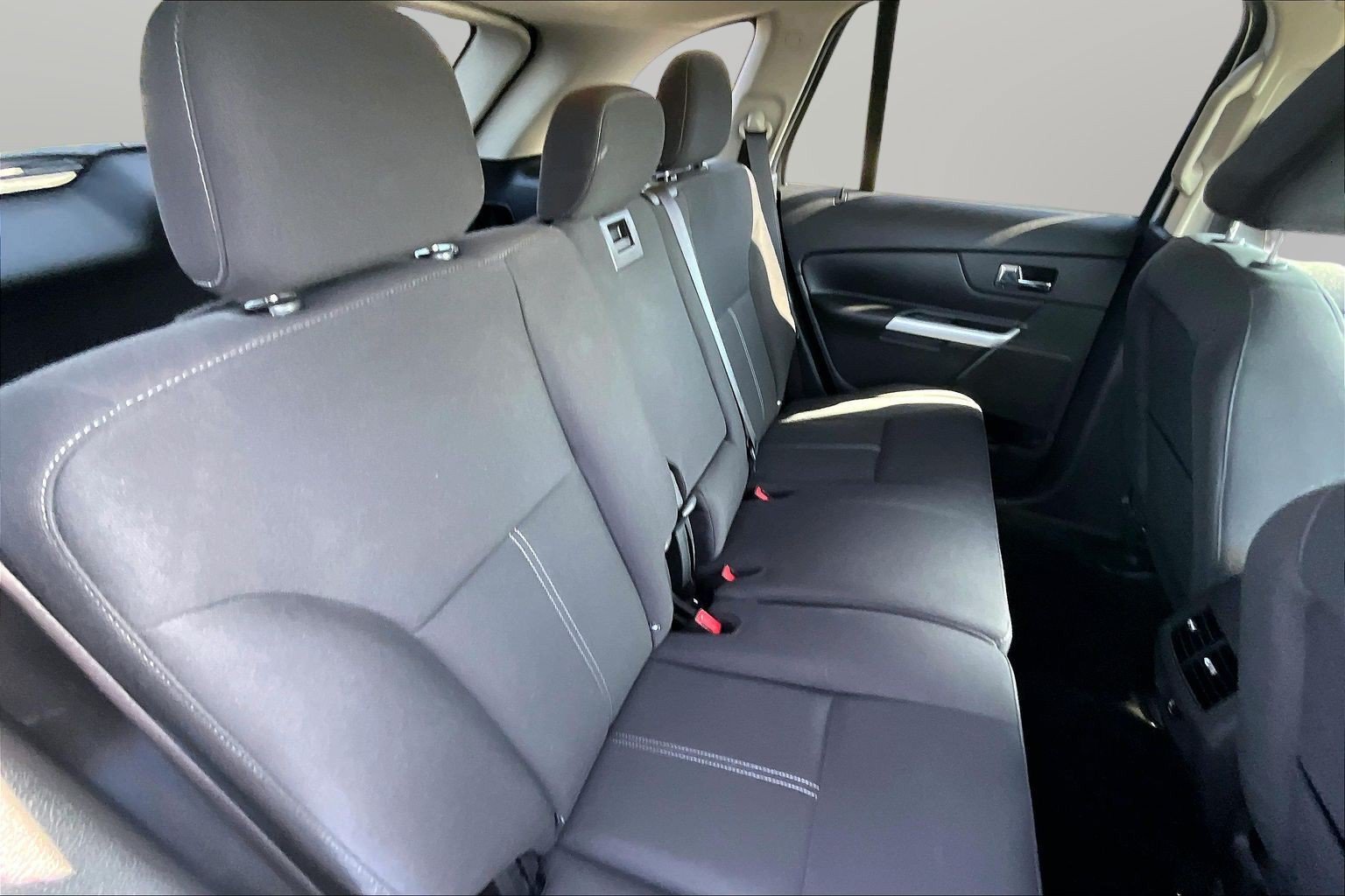 Used 2011 Ford Edge SE FWD image 16