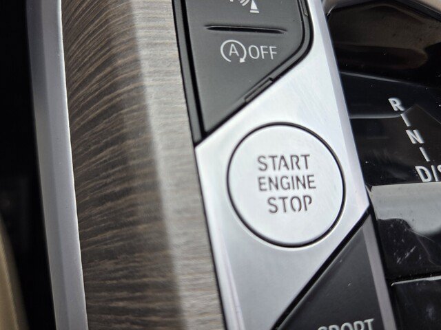 Used 2025 BMW 330i Sedan RWD image 22