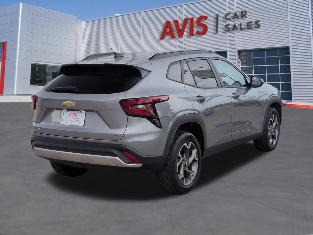 Used 2025 Chevrolet Trax LT w/ LT Convenience Package FWD image 6
