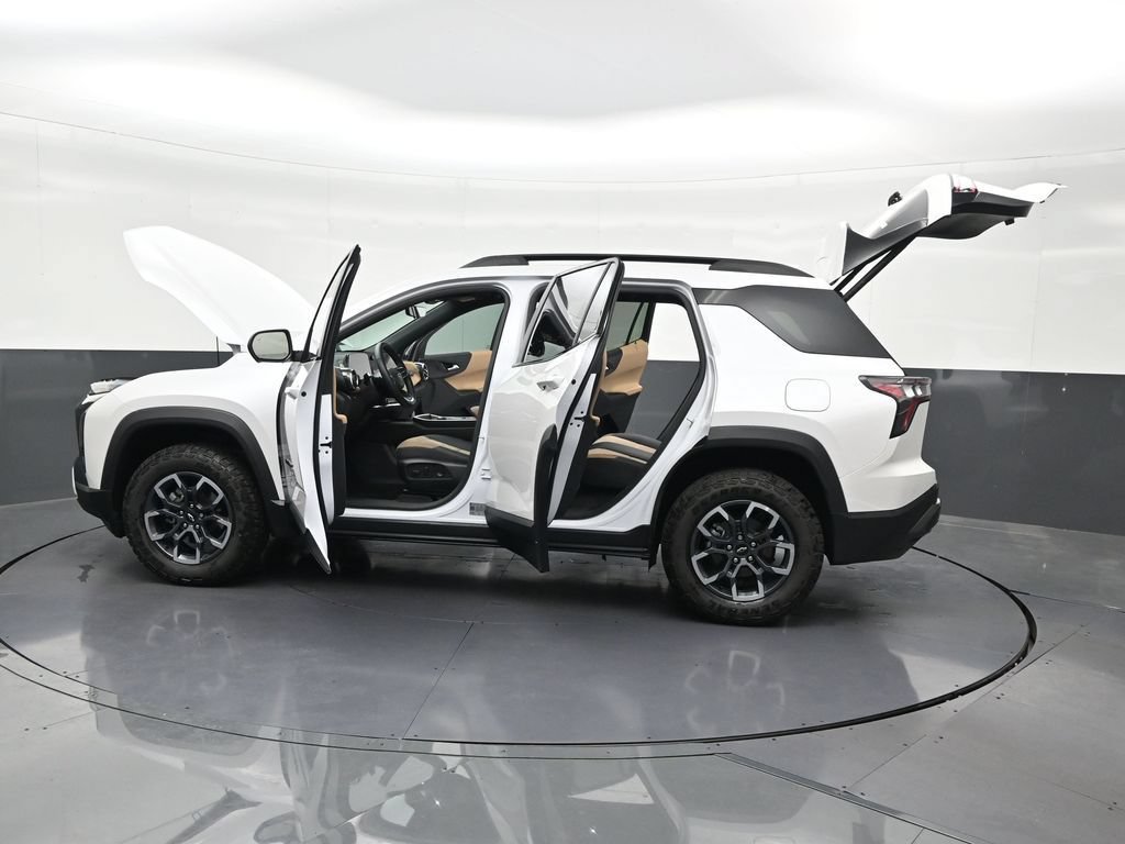 Used 2025 Chevrolet Equinox ACTIV w/ Safety and Technology Package FWD image 34