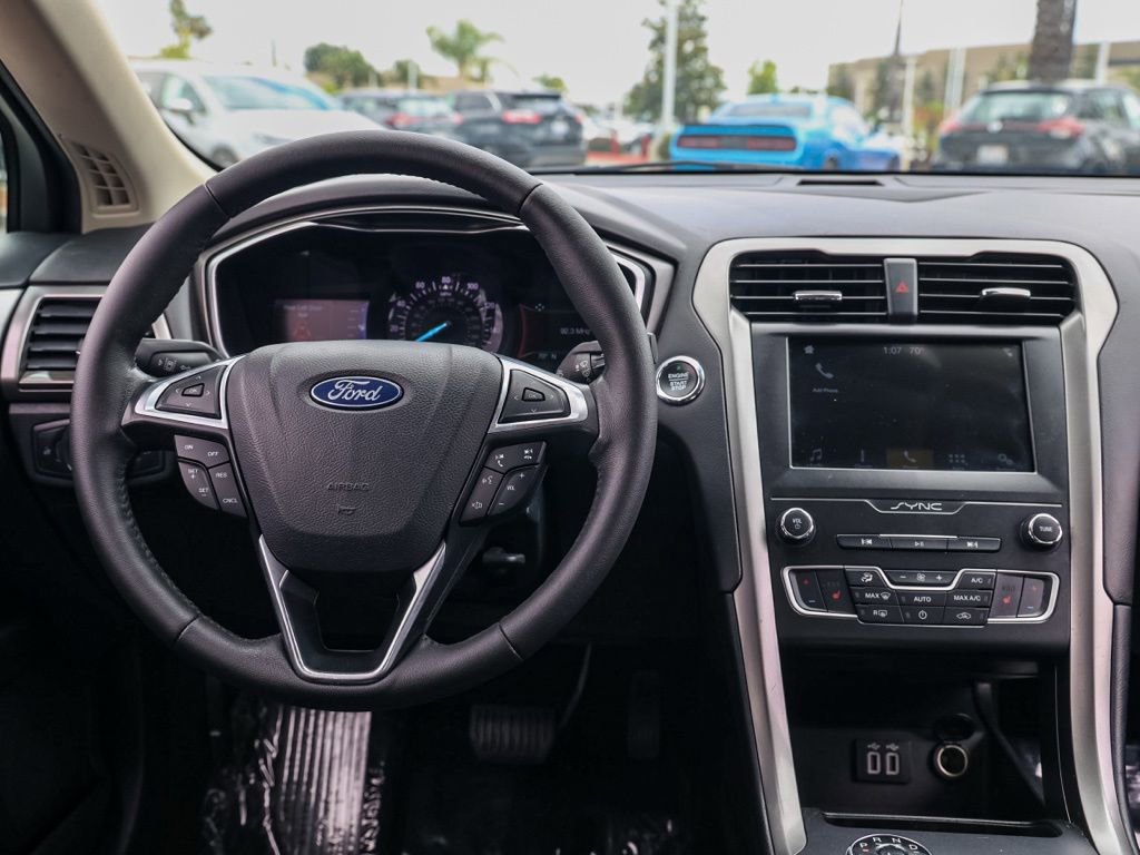 Used 2020 Ford Fusion SEL FWD image 21