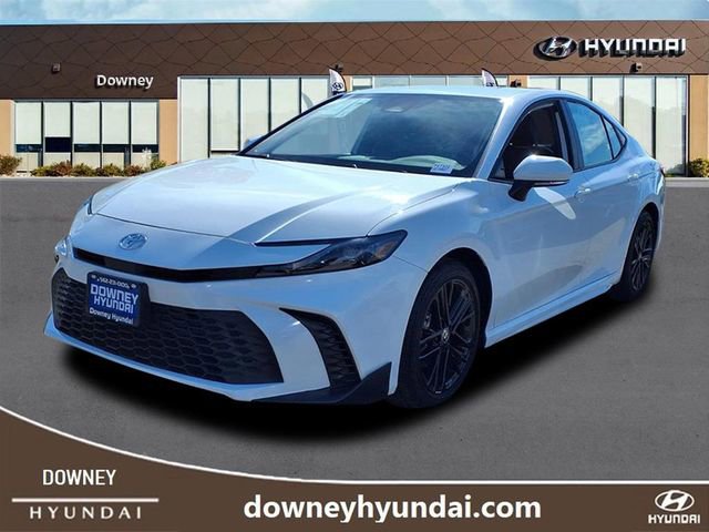 Used 2025 Toyota Camry SE video 1