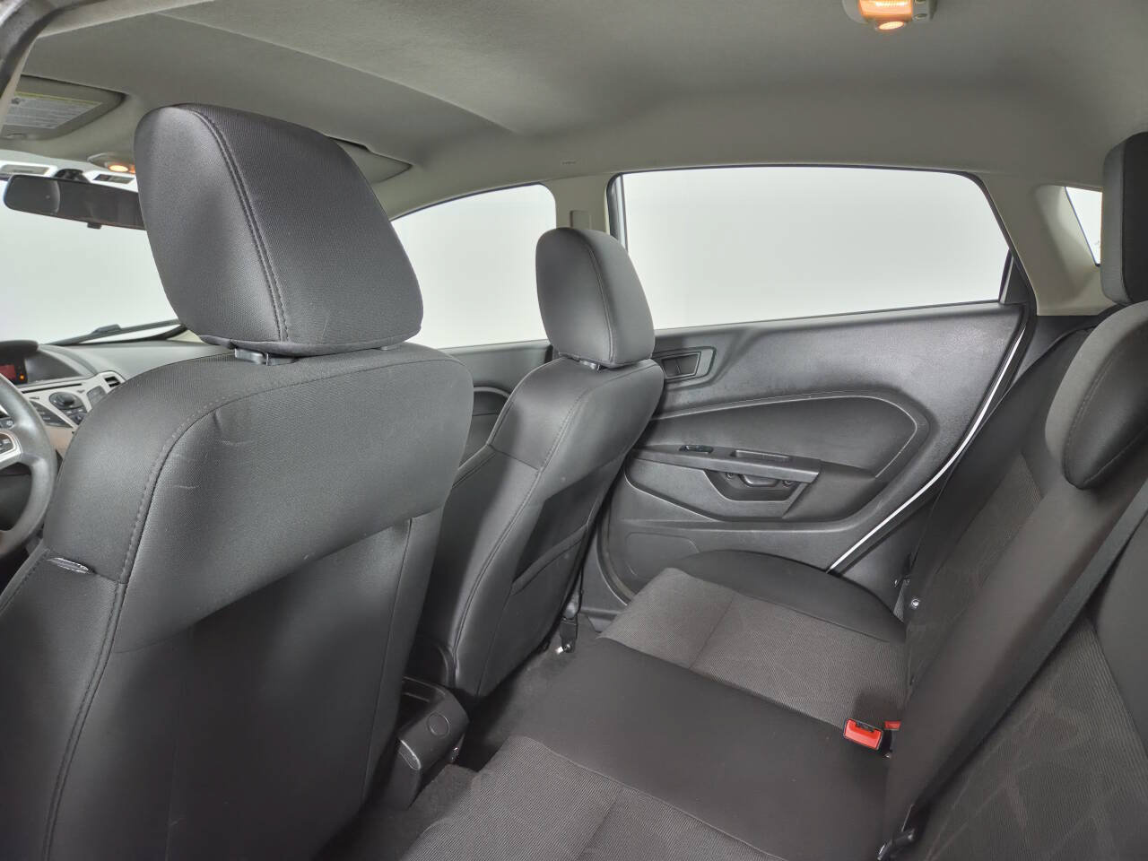 Used 2012 Ford Fiesta SE w/ Super Fuel Economy Pkg FWD image 22