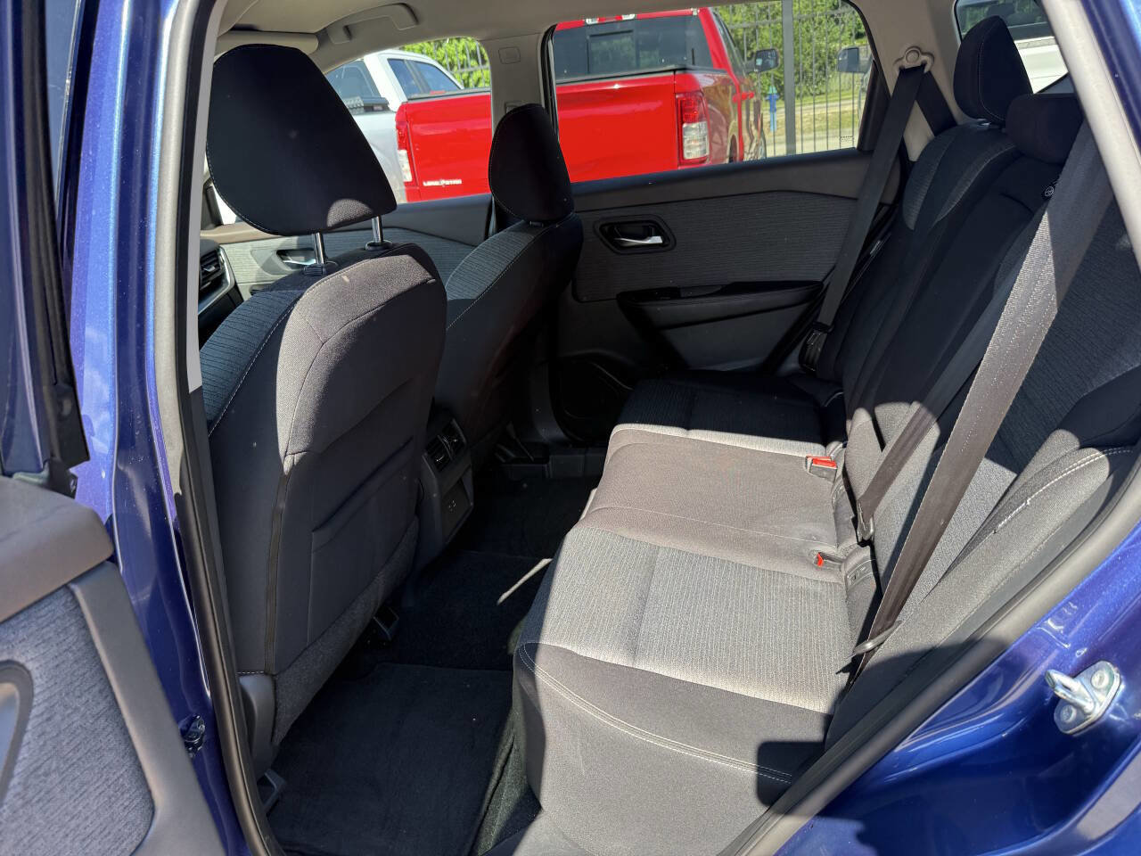 Used 2021 Nissan Rogue SV FWD image 13