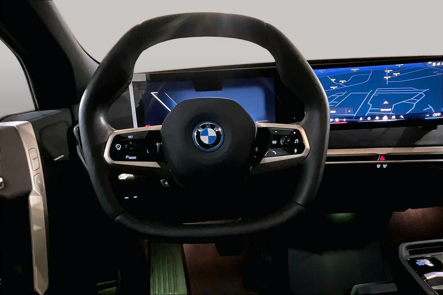 Used 2024 BMW iX xDrive50 w/ Premium Package AWD/4WD image 5
