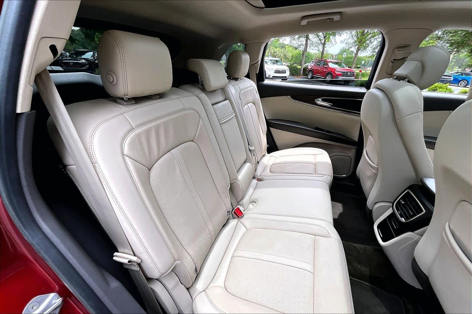 Used 2018 Lincoln MKX Reserve w/ Driver Assistance Package FWD image 21
