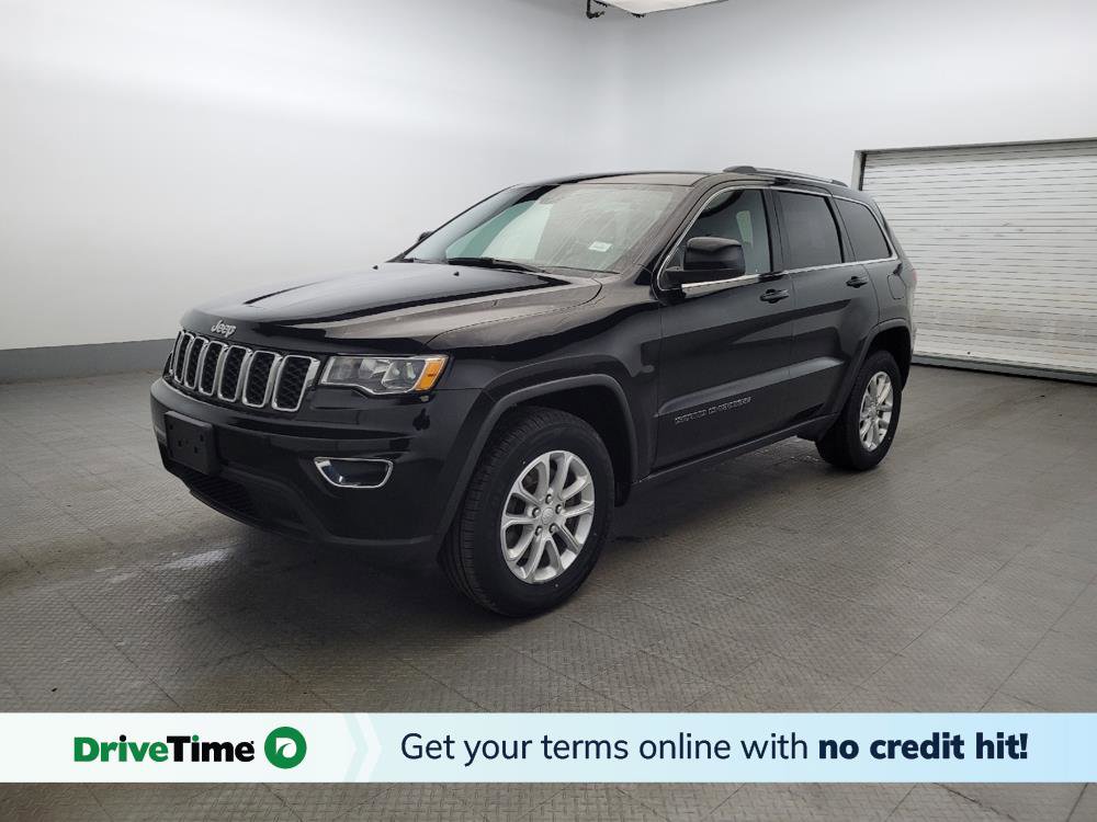 Used 2021 Jeep Grand Cherokee Laredo image 1