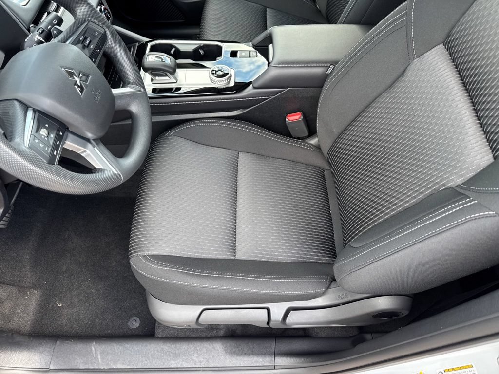 New 2026 Mitsubishi Outlander ES AWD/4WD image 24