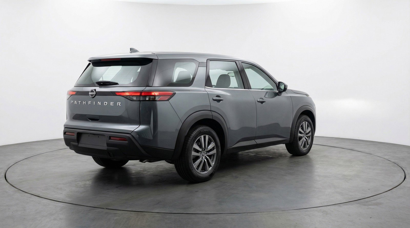 Used 2025 Nissan Pathfinder SV image 9