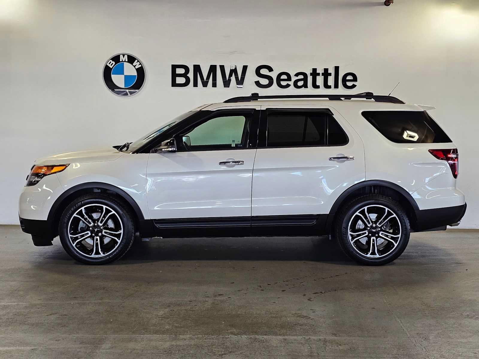 Used 2014 Ford Explorer Sport w/ Equipment Group 401A AWD/4WD image 3